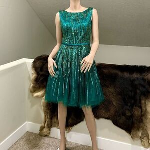 Sparkling Sleeveless Sequins & Beads Party Dress